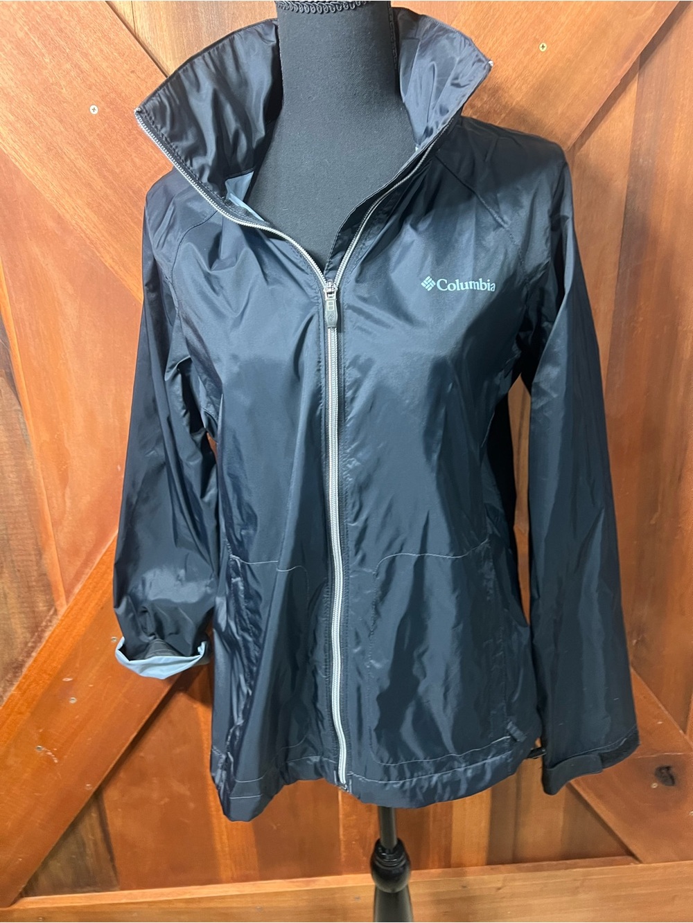 Columbia Women's switchback II Navy Lightweight Rain Jacket w/ packable hood - Picture 5 of 9